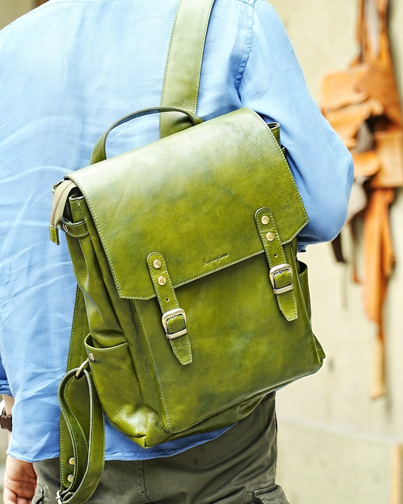 Zaino in pelle artigianale fatto a mano a Finale Ligure