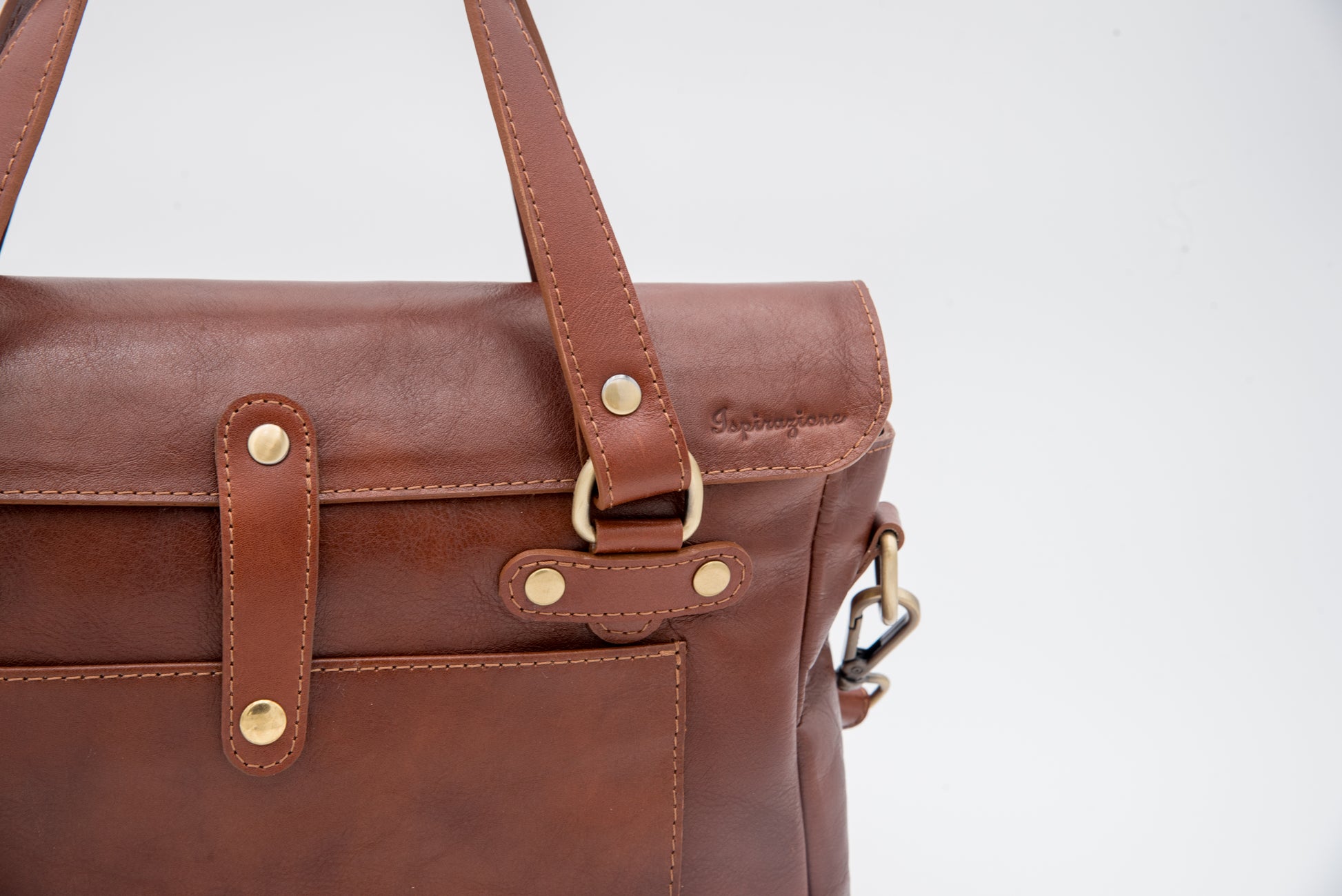 Borsa artigianale in pelle marrone con manici e tracolla regolabile – Ispirazione pelletteria