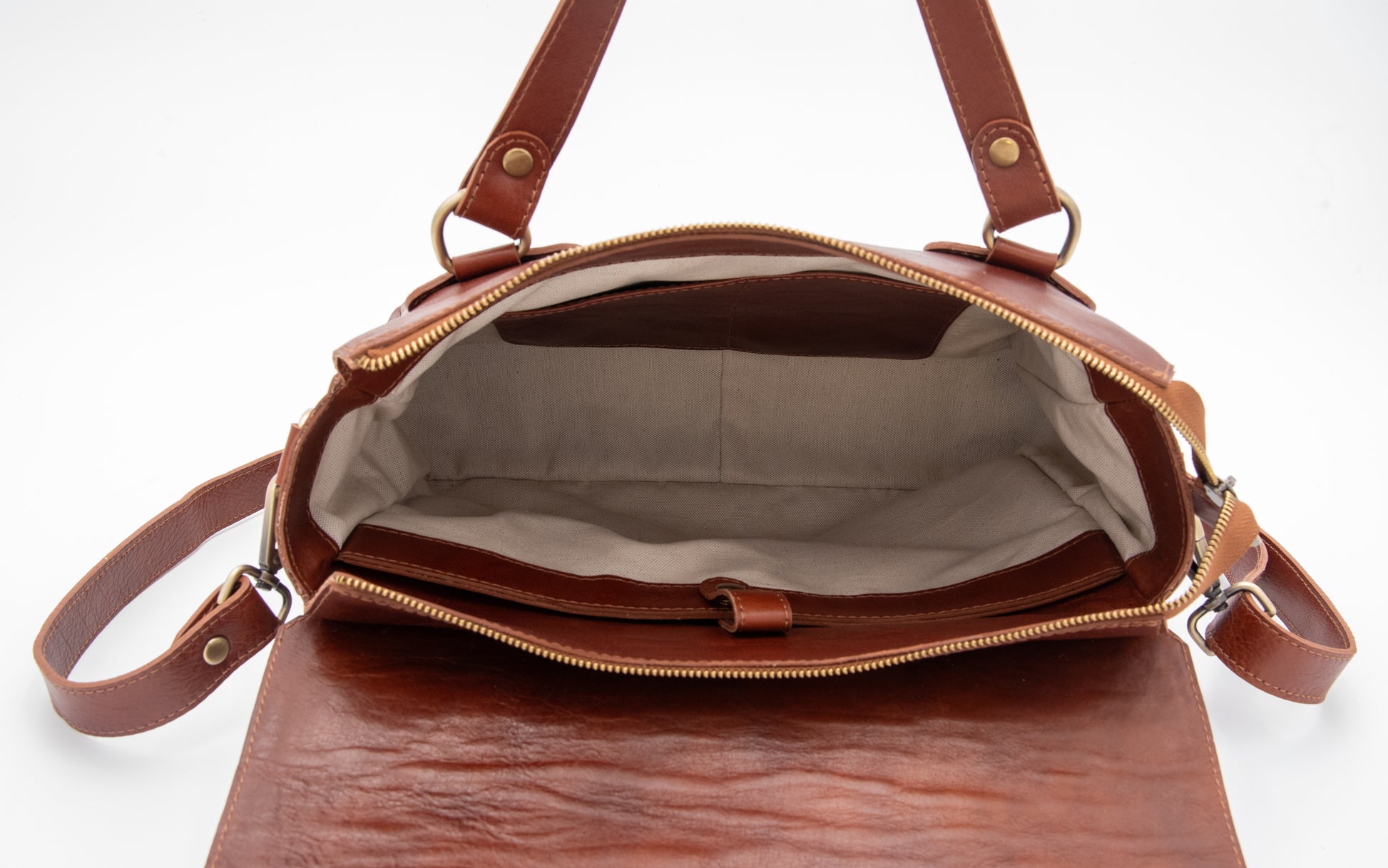 Borsa artigianale in pelle marrone con manici e tracolla regolabile – Ispirazione pelletteria